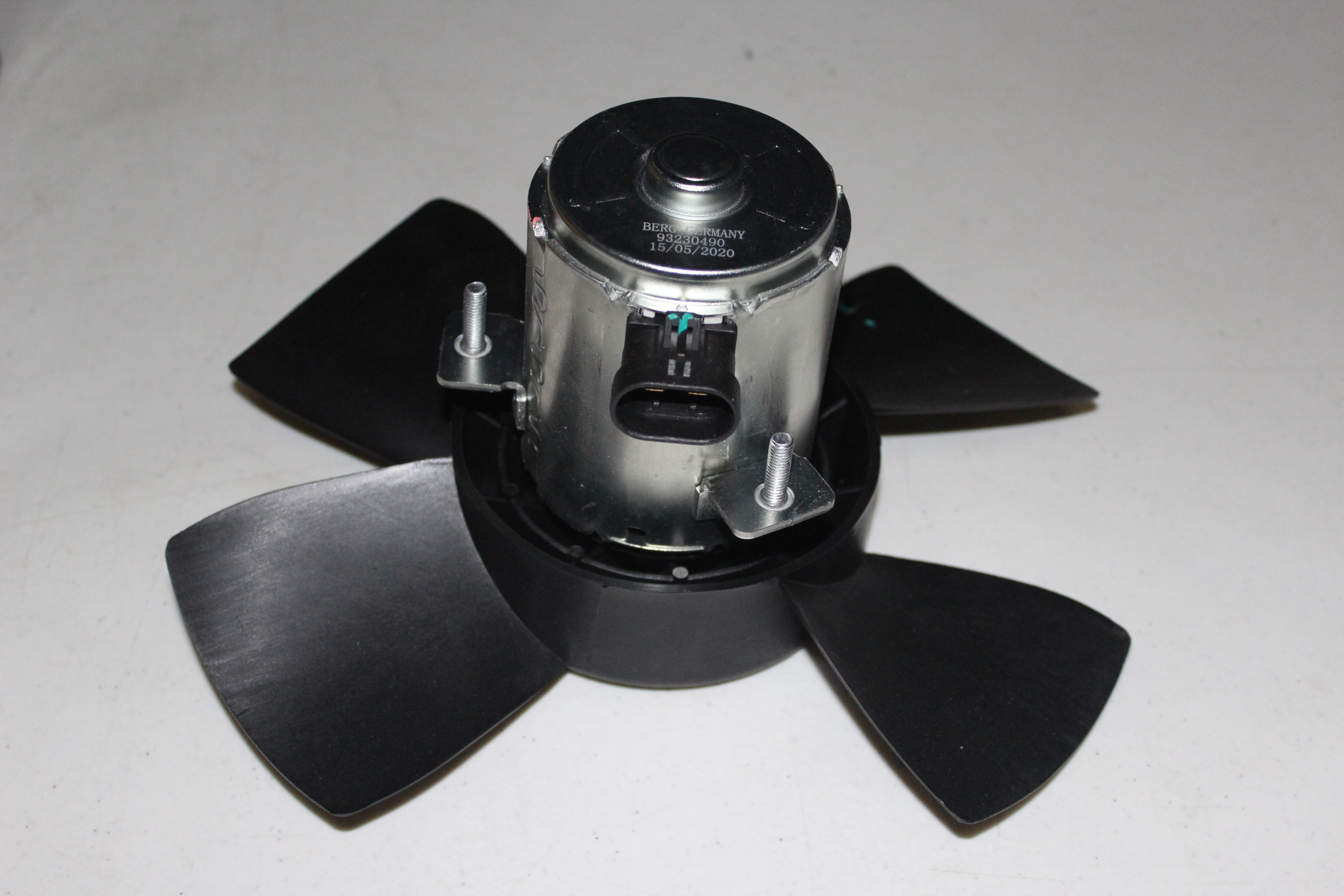 MOTOVENTILADOR CHEVY SIN AIRE ACONDICION